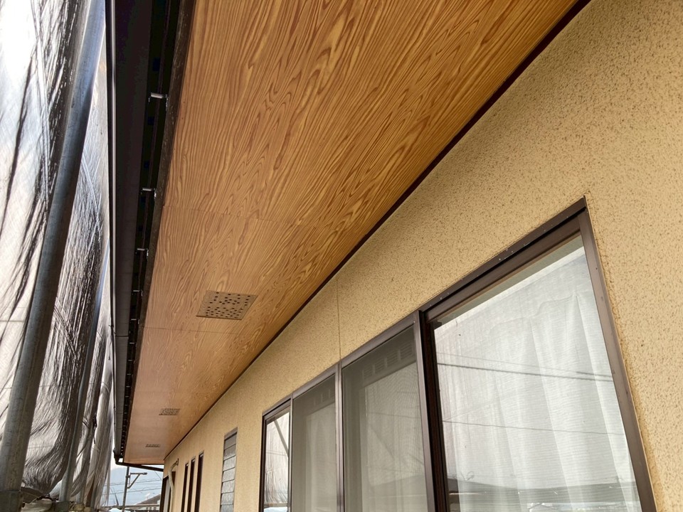 軒天張替後です