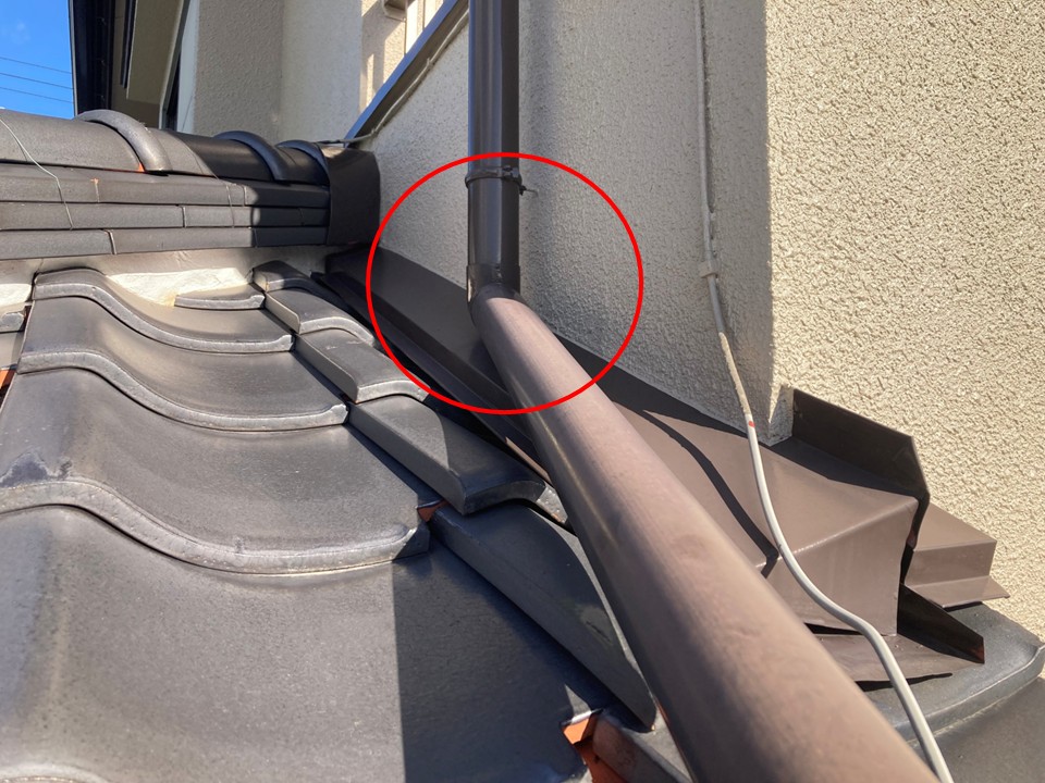 雨樋のはめ直し