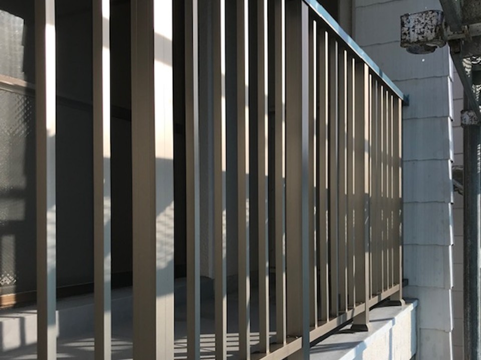 アルミ製手摺取付工事