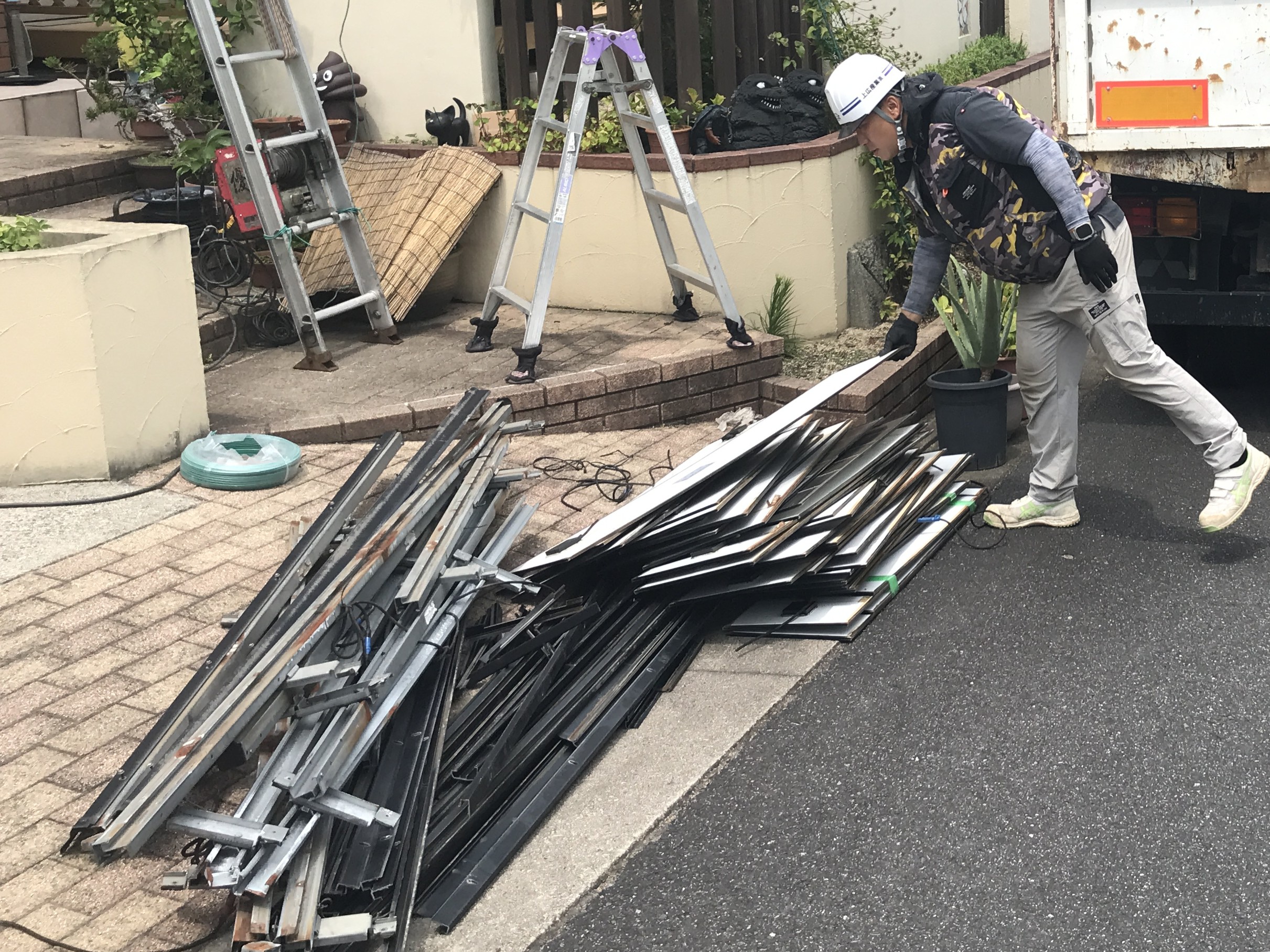 パネルを撤去していきます