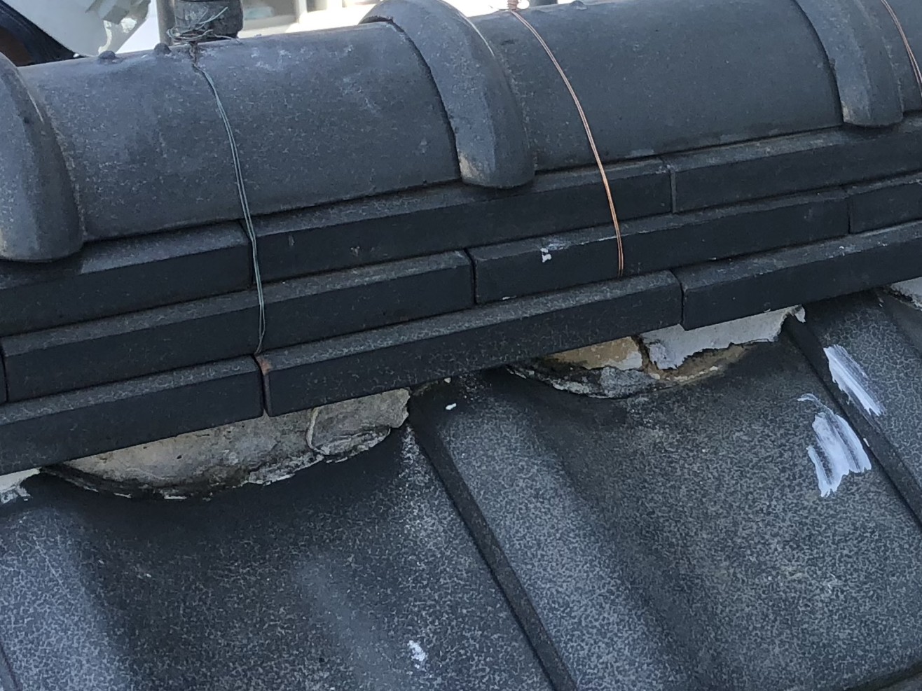 棟漆喰の黒ずみ・崩れ