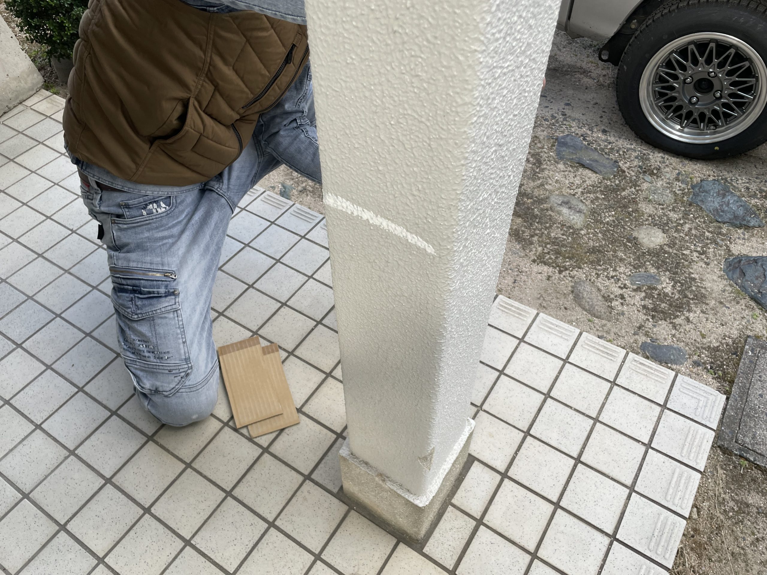 玄関ポーチ補修跡