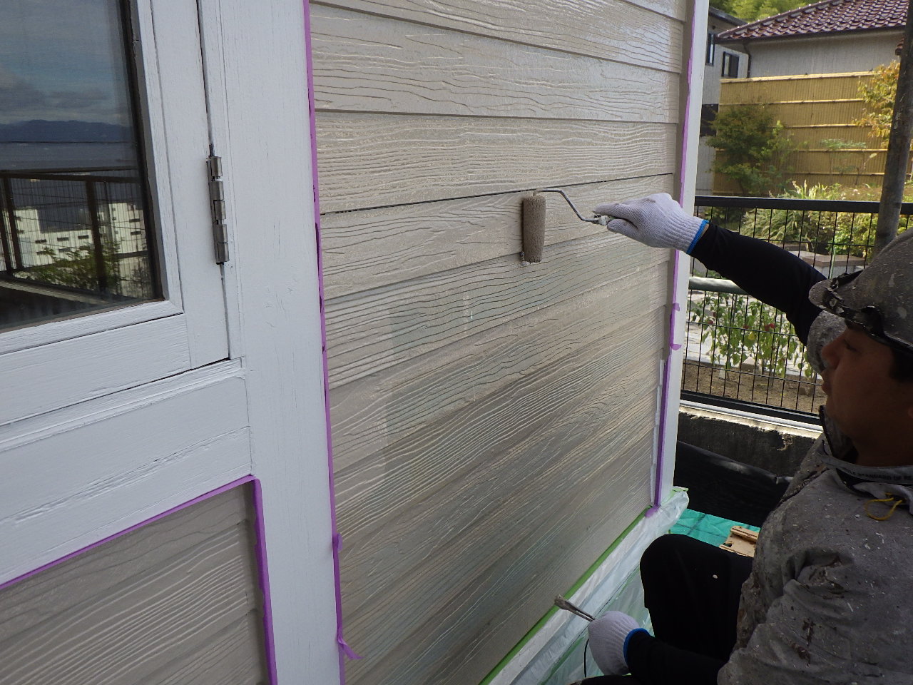 下塗り作業で塗膜の密着力を高める