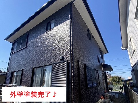 屋根工事後は、外壁塗装でお住まいのフルメンテナンスを実現