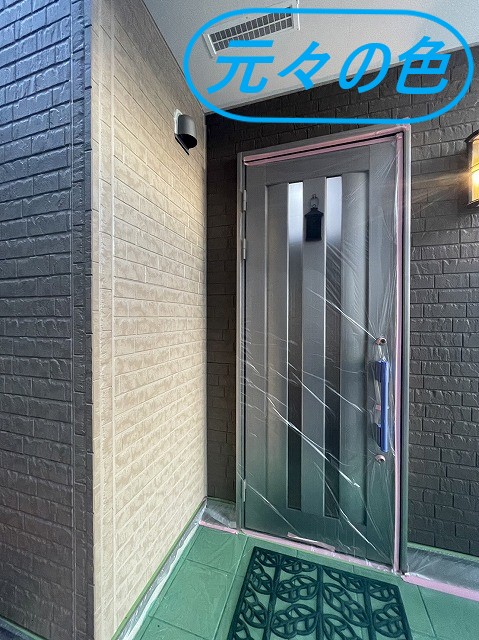 玄関付近　元々の色あい