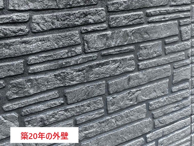 屋根工事後は、外壁塗装でお住まいのフルメンテナンスを実現