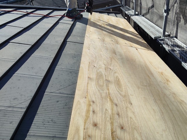 野地板の増し張り