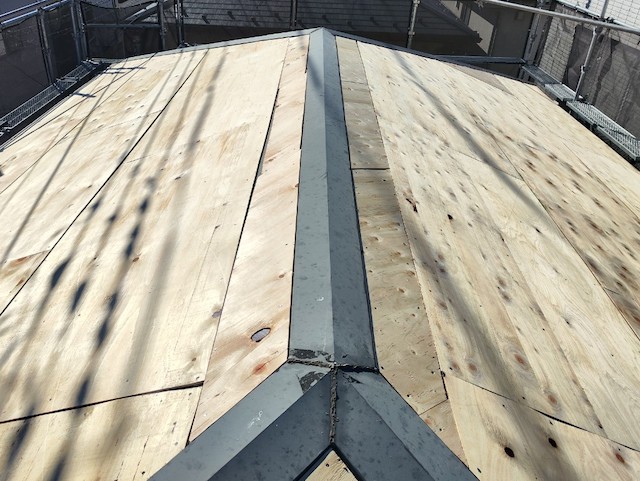 屋根の下地づくり