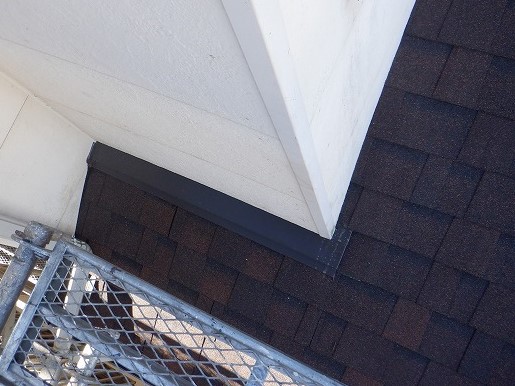下屋根の施工