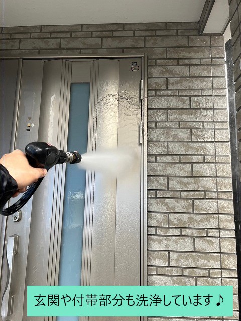 外壁修理でトップコート塗布とベランダトップコート塗布