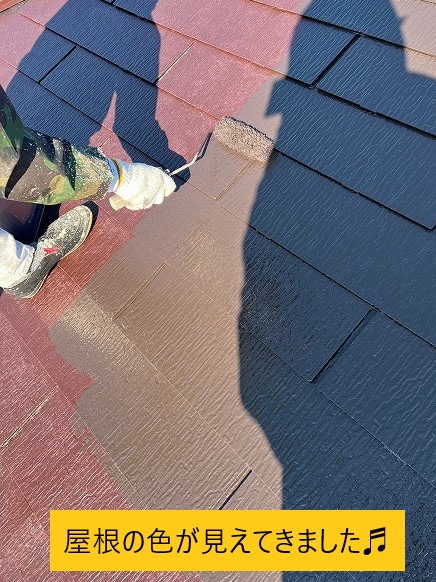 屋根塗装の上塗り（仕上げ塗装）