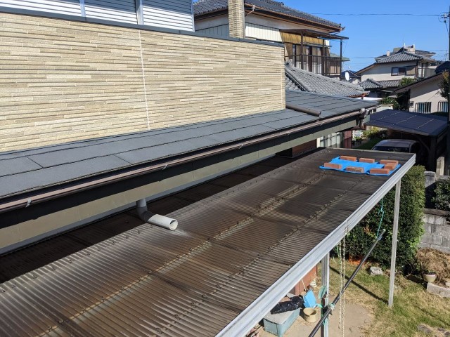 テラスのポリカ波板