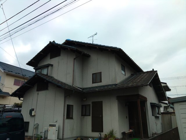 瓦屋根が全体的に不具合があるお客様のお宅