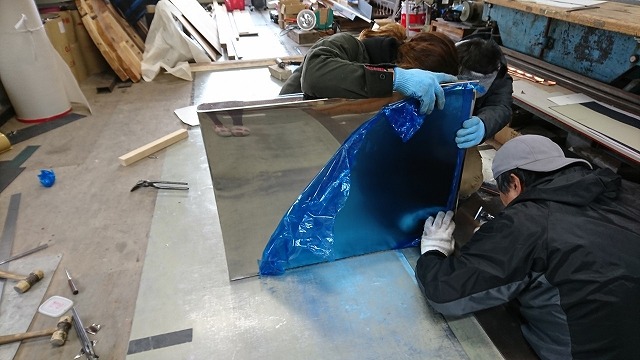 ステンレス加工の様子