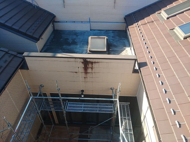 施工前の笠木部分