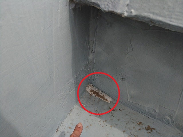 亀裂が入っている部分