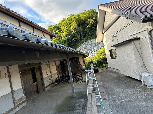 新しい雨樋になったことで歪みがなくなった