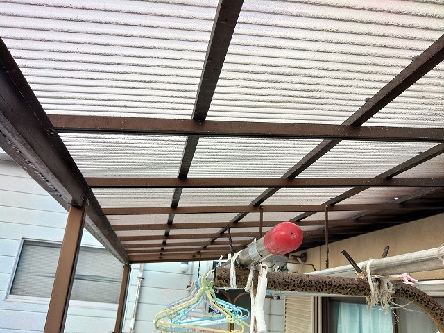 経年劣化している波板