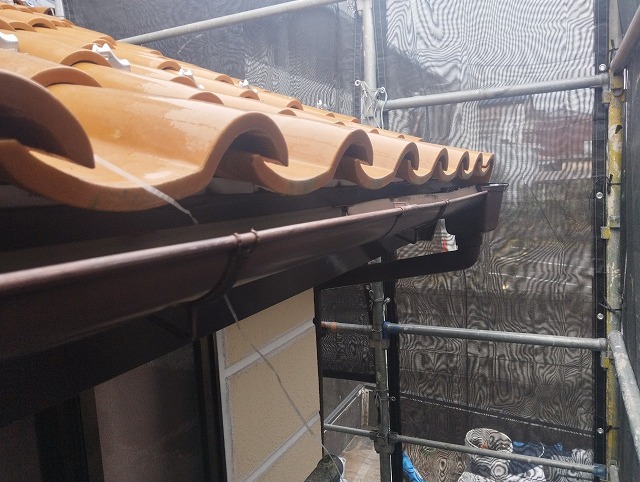 福島県いわき市　錆び付き爪部分が破損してしまった雨樋の金具