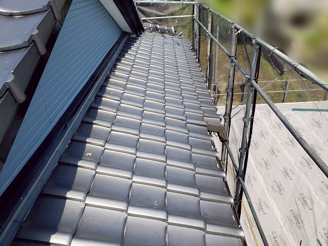 福島県郡山市　雪止めが取り付けられていない瓦屋根