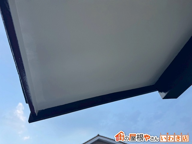 福島県いわき市　補修をして塗装を行った軒天の状態