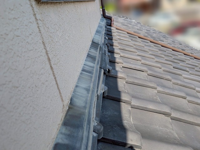 福島県石川郡平田村　経年劣化した状態の雨押え板金