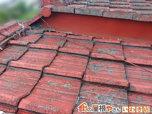 福島県いわき市　雨漏りした瓦屋根をシーリングにて修理