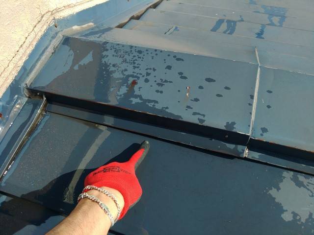 棟板金に散水試験