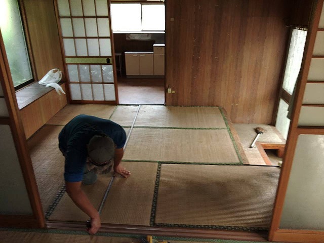長年空き家だった平屋の室内