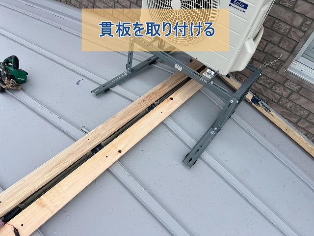 貫板を取りつけた棒瓦葺き屋根