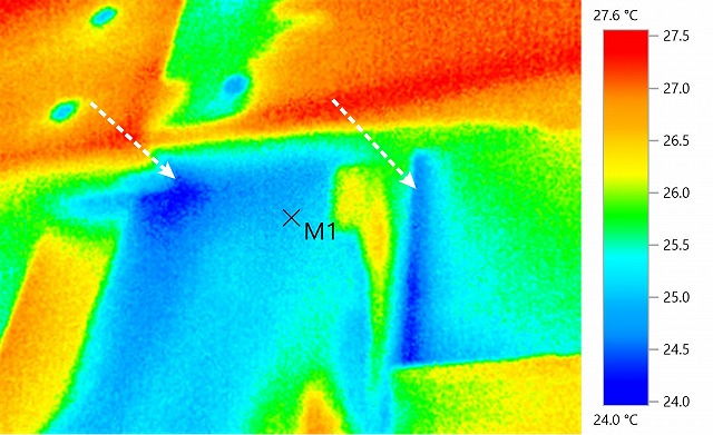 サーモグラフィを使用して雨漏り部分を写した状態