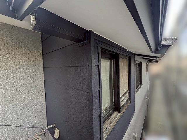 外壁カバー工事により防水性、保護性が向上した屋根
