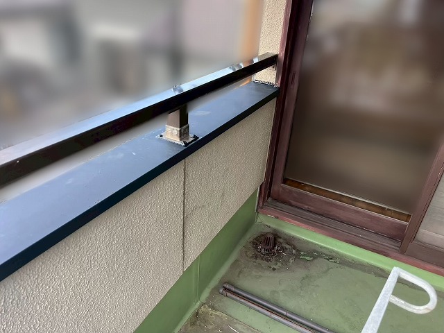 施工後の笠木と笠木周辺のシーリング材