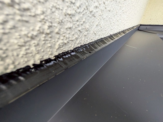 コーキング材を充填した様子