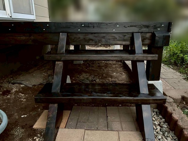 施工後のウッドデッキ階段