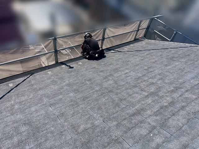 板金役物を取り外しているところ