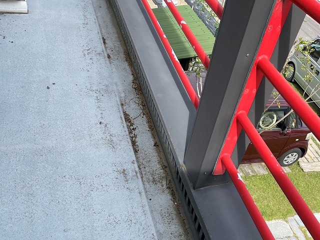 現場調査時の住宅ベランダ防水劣化状況