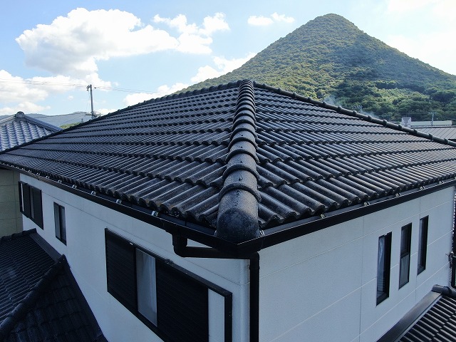 無料点検を行った住宅屋根のモニエル瓦