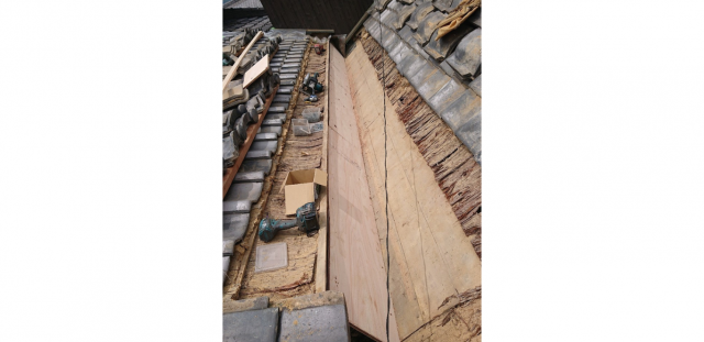 谷板金の下地設置