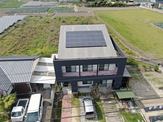 住宅屋根無料点検のドローンを使った上空からの様子