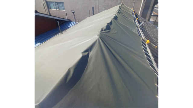 テントで被った屋根
