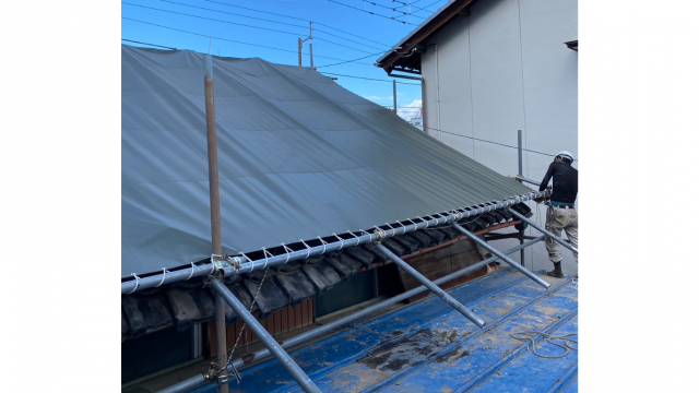 テントで被った屋根