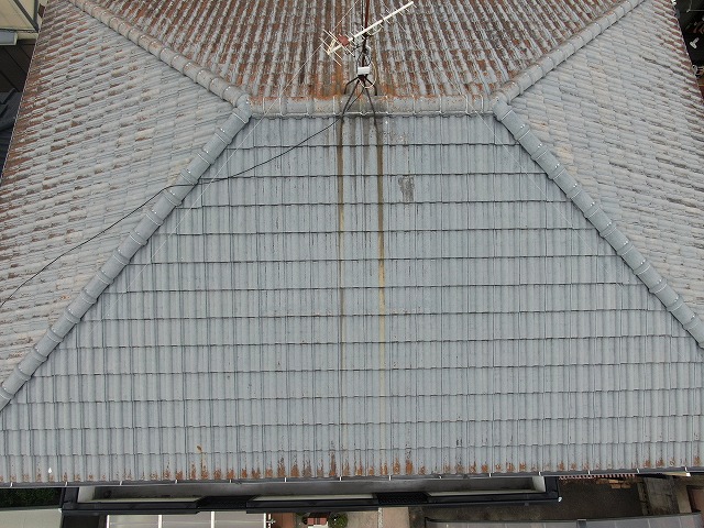 ドローンによる屋根調査を行った住宅の上空からの様子