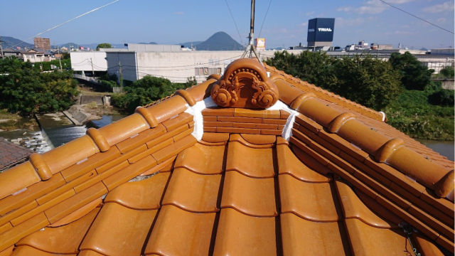 漆喰詰め替えを行った鬼瓦