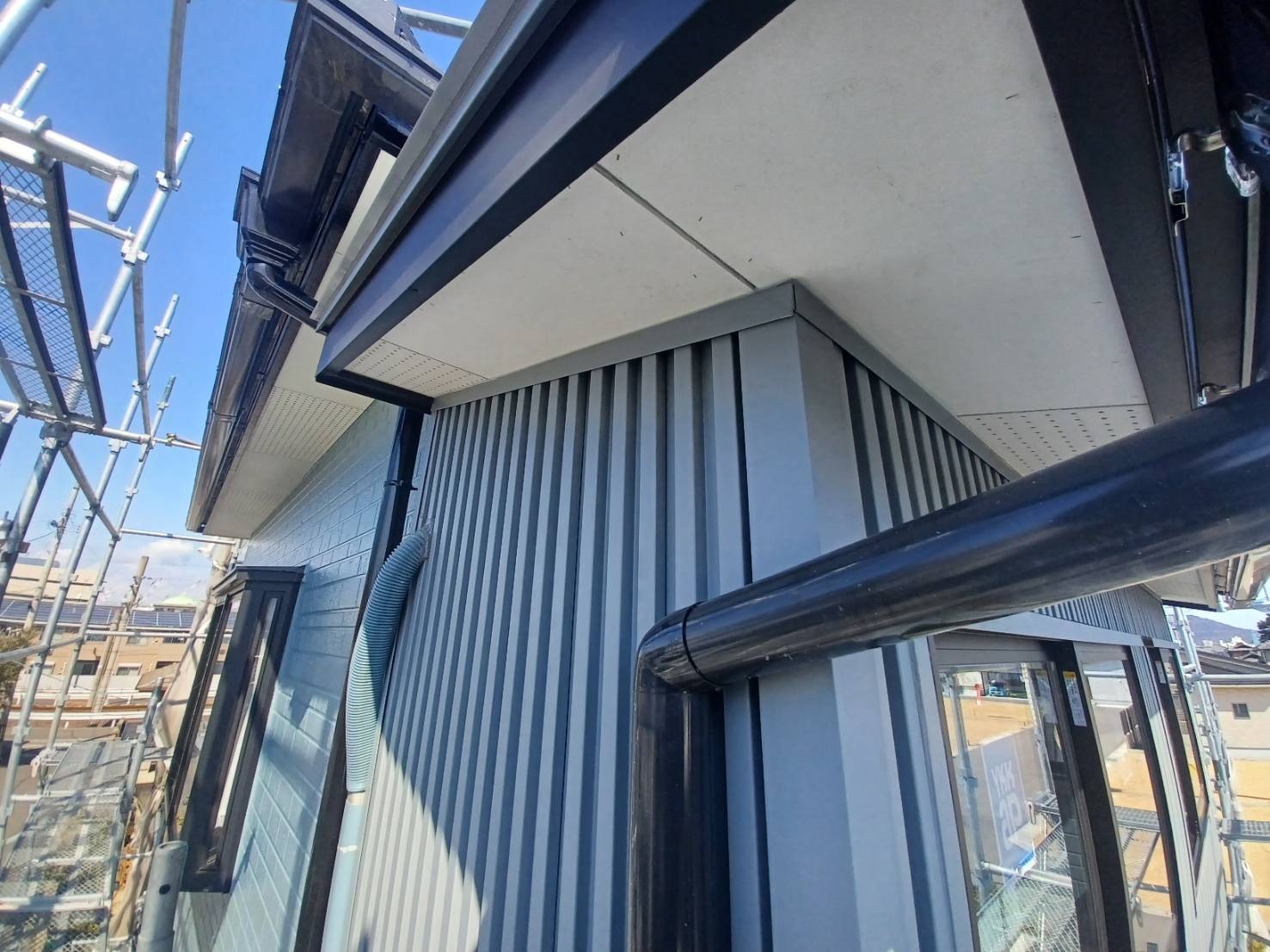 丸亀市　ベランダの軒天補修