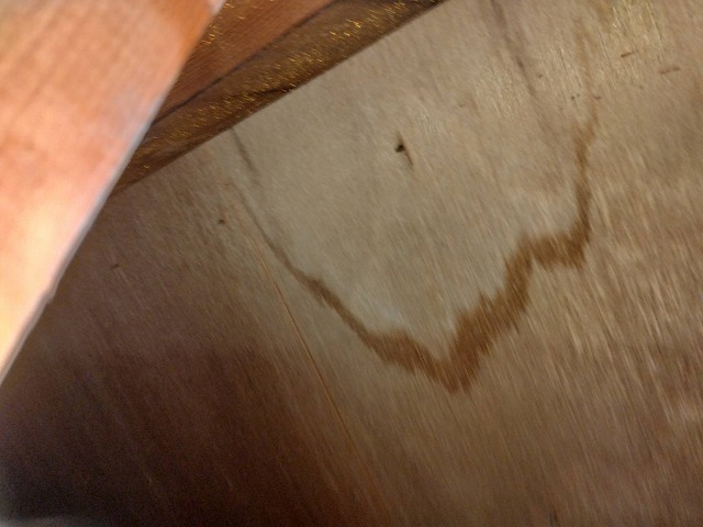 複数ヶ所雨漏りしている写真