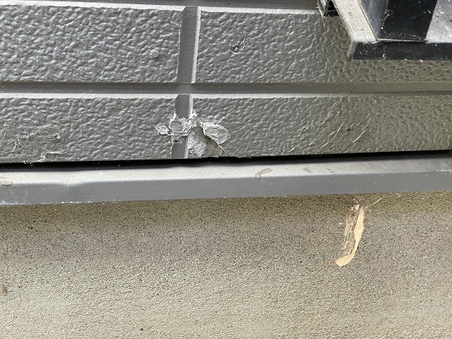 住宅無料点検でサイディング外壁の一部破損を確認