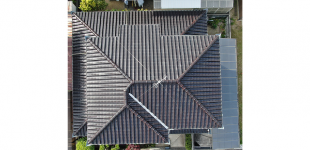 漆喰の劣化が目立つ屋根