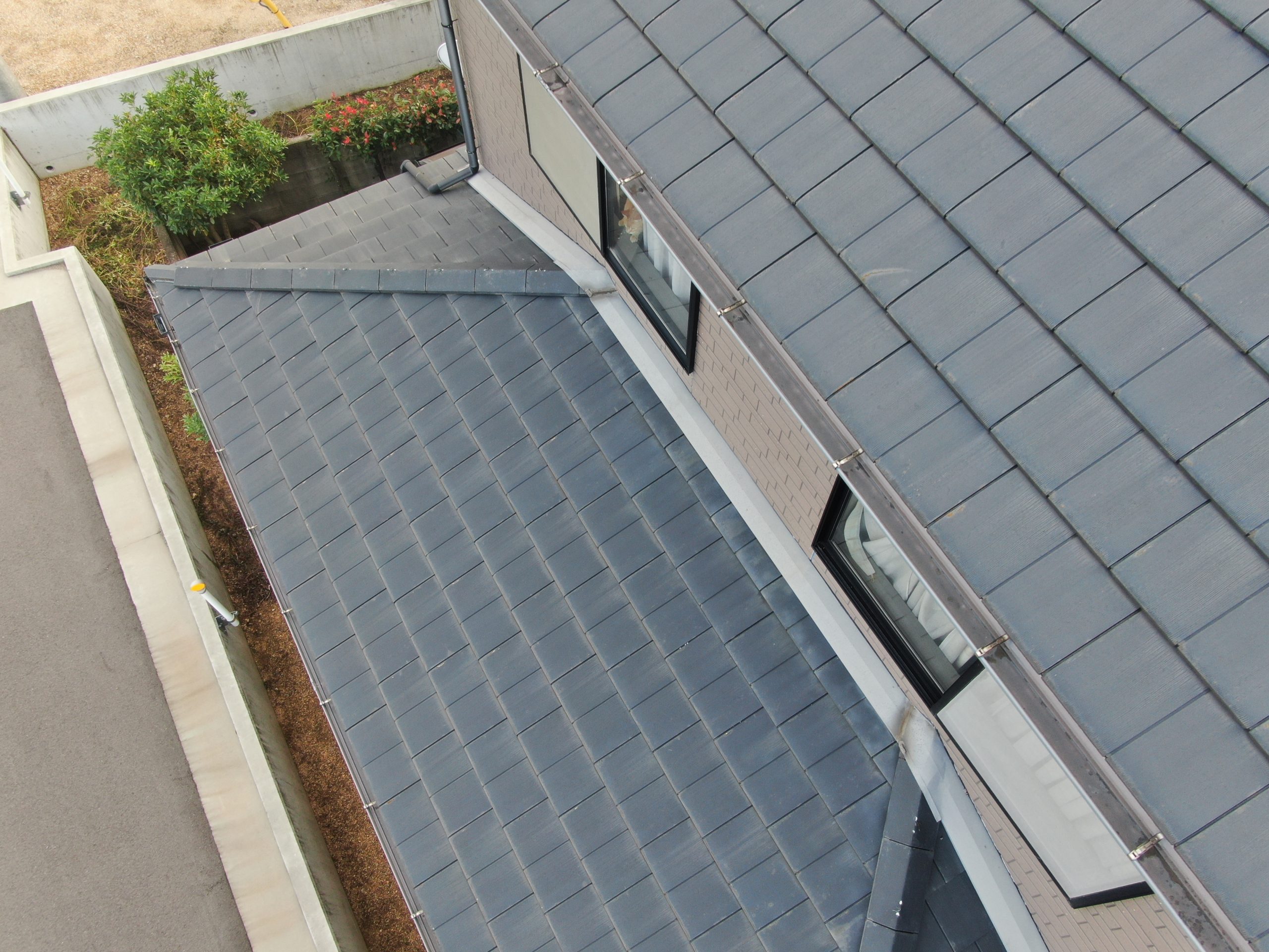 丸亀市　屋根をドローンでチェック