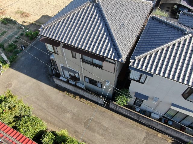 三木町にてドローン撮影による屋根の様子